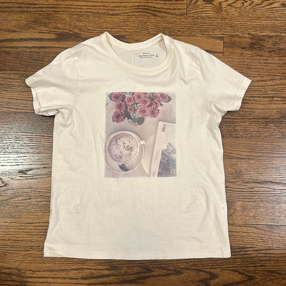 Abercrombie & Fitch t shirt - size Small - discontinued style!